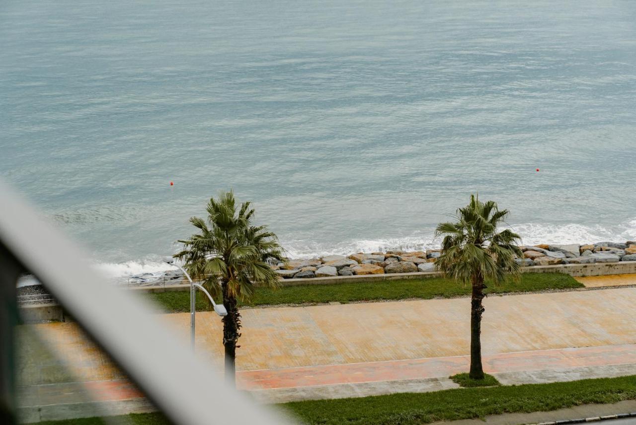 G-Point New Beach Batumi Exterior photo