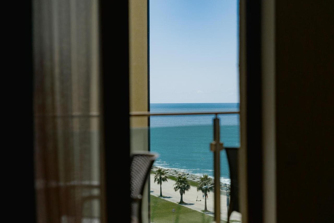 G-Point New Beach Batumi Exterior photo